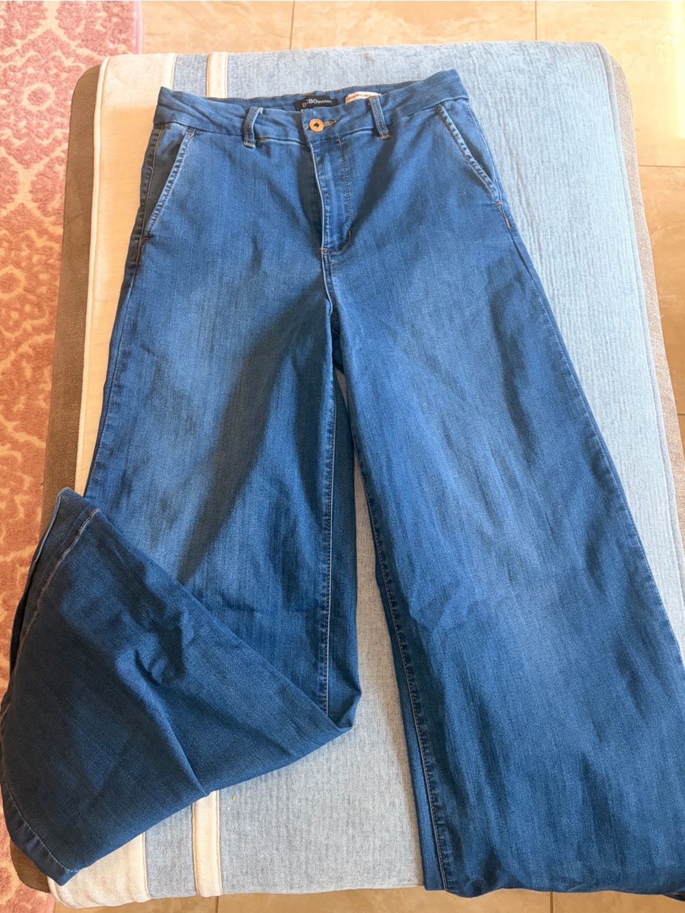 BCBGeneration wide leg Jeans in Classic Blue